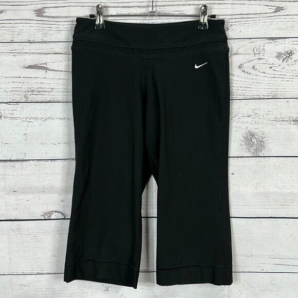 Nike Pants Womens Small Black Cropped Dri Fit midrise pull on Casual Minimalist - Picture 1 of 11